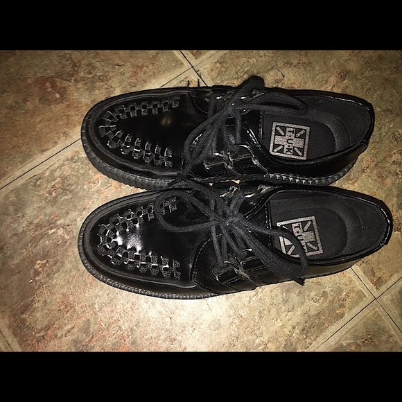 tuk creepers size is 7 kinda big thats why i rarley wore them - Picture 3 of 6